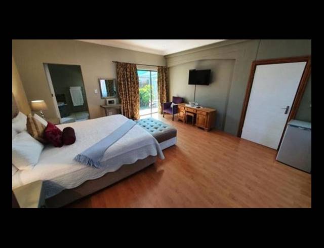 8 BEDROOM HOUSE FOR SALE IN MYBURGH PARK